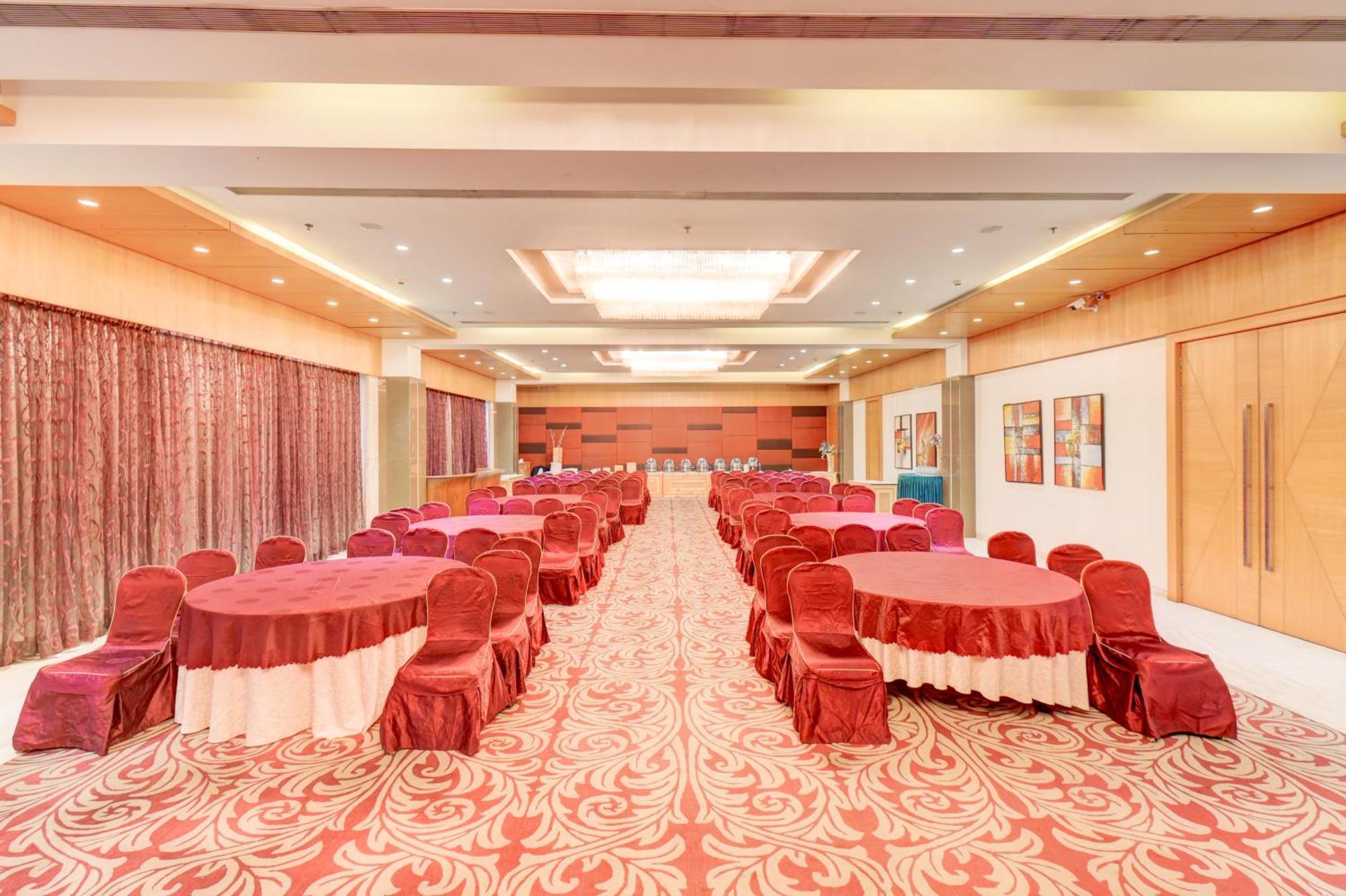 The Ssk Solitaire Hotel & Banquets Nashik Exterior photo
