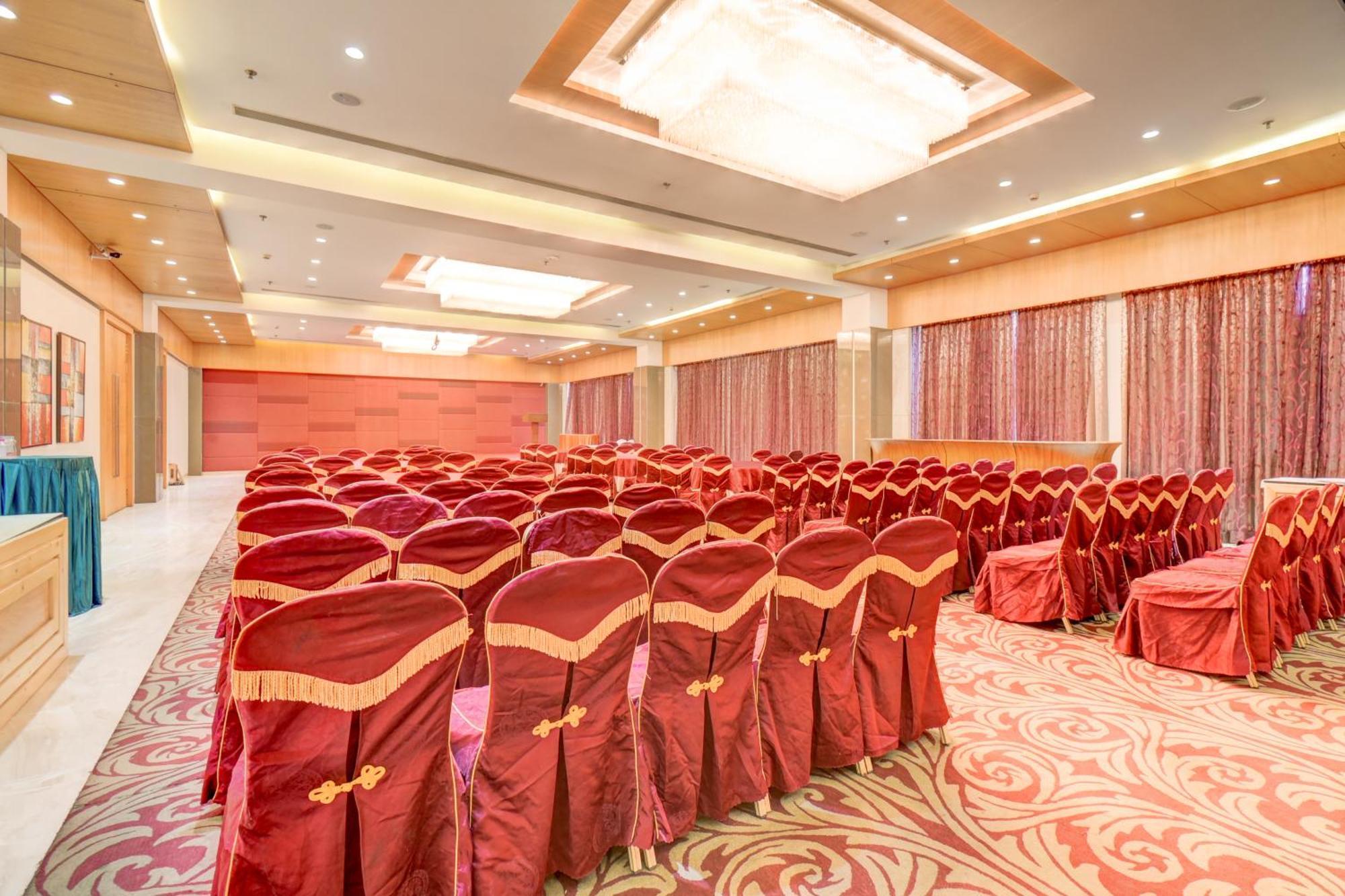 The Ssk Solitaire Hotel & Banquets Nashik Exterior photo