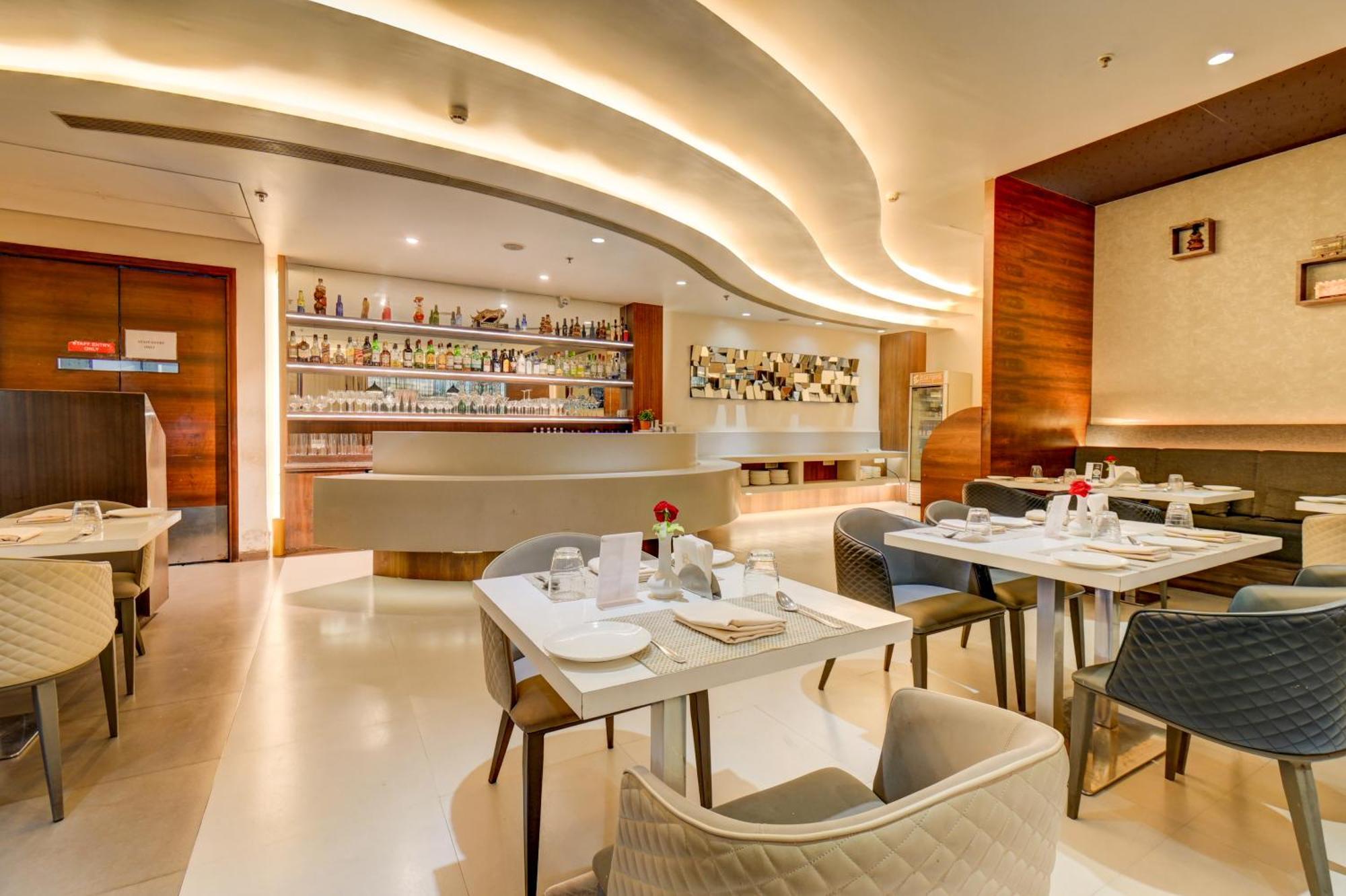The Ssk Solitaire Hotel & Banquets Nashik Exterior photo