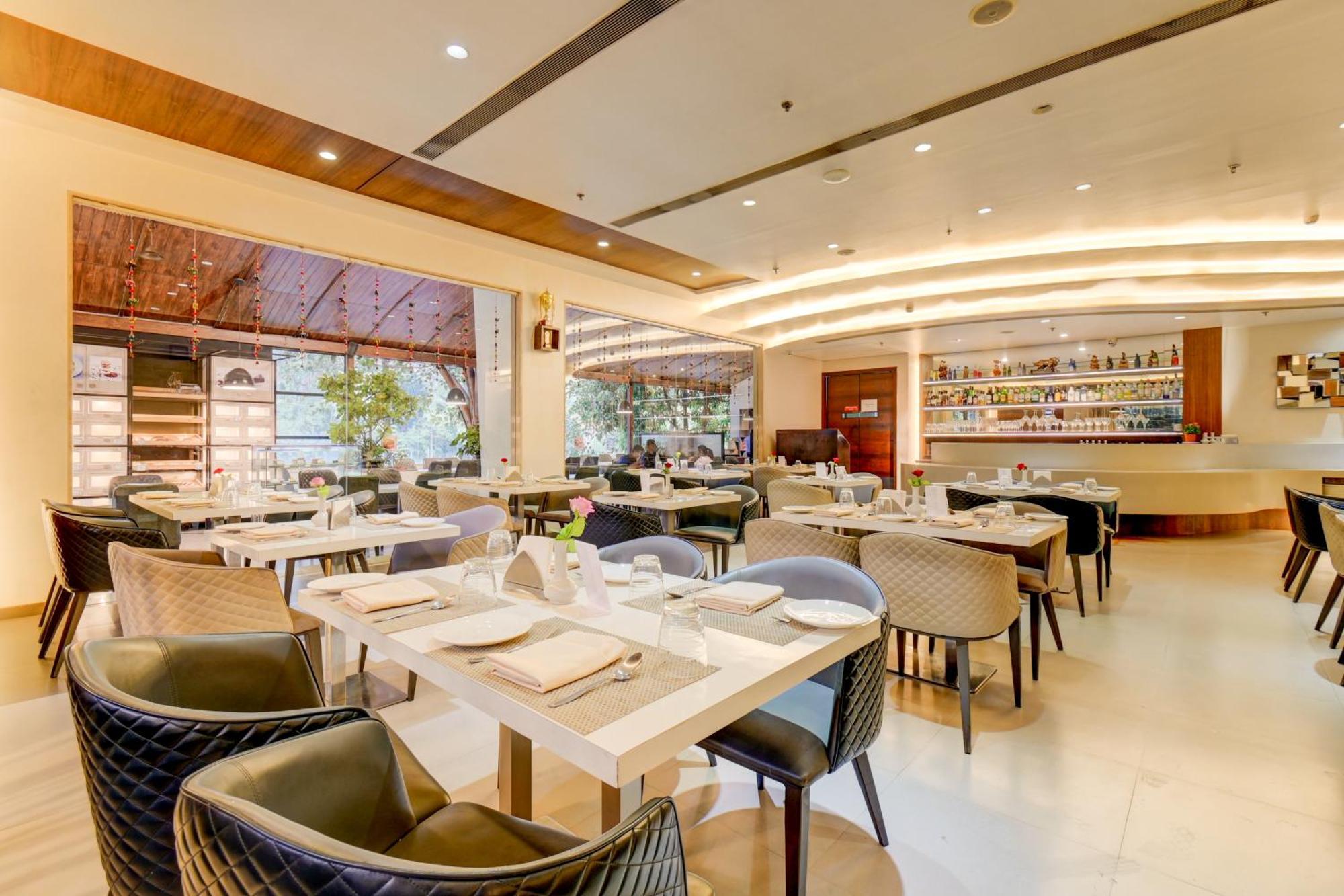 The Ssk Solitaire Hotel & Banquets Nashik Exterior photo