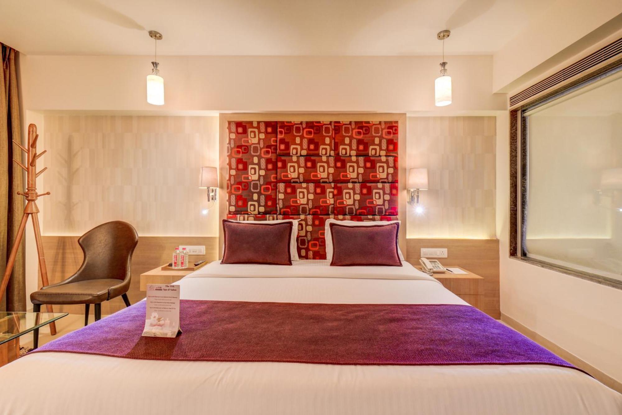 The Ssk Solitaire Hotel & Banquets Nashik Exterior photo