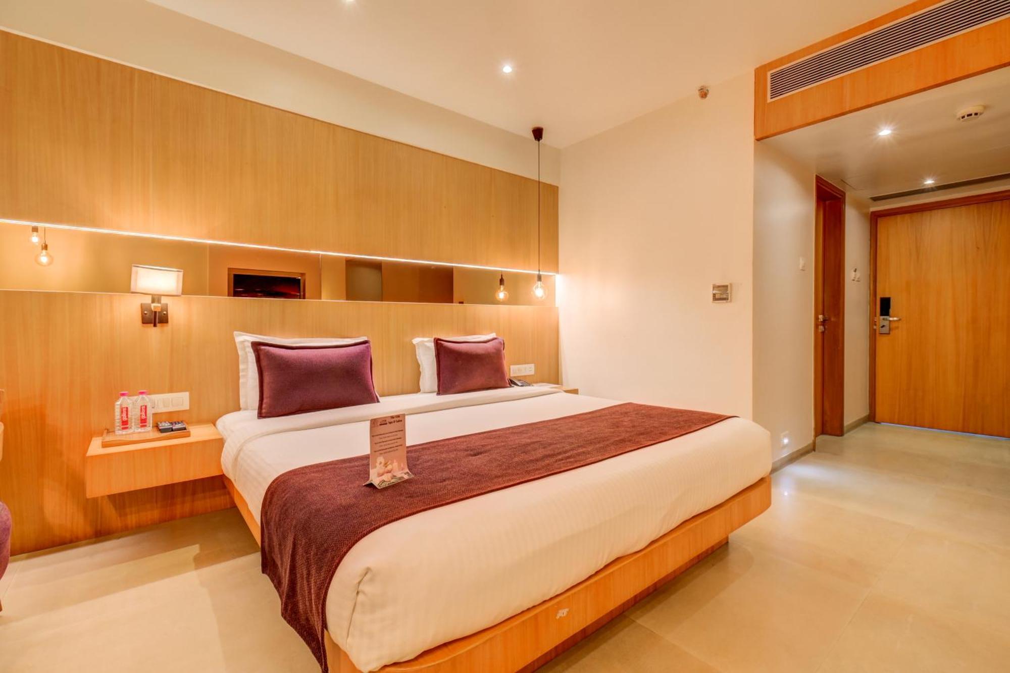 The Ssk Solitaire Hotel & Banquets Nashik Exterior photo