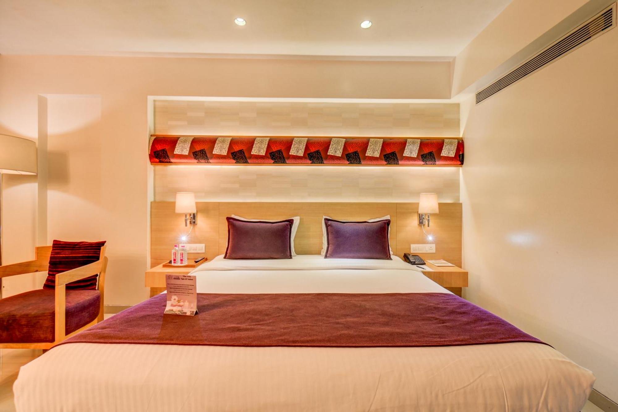 The Ssk Solitaire Hotel & Banquets Nashik Exterior photo