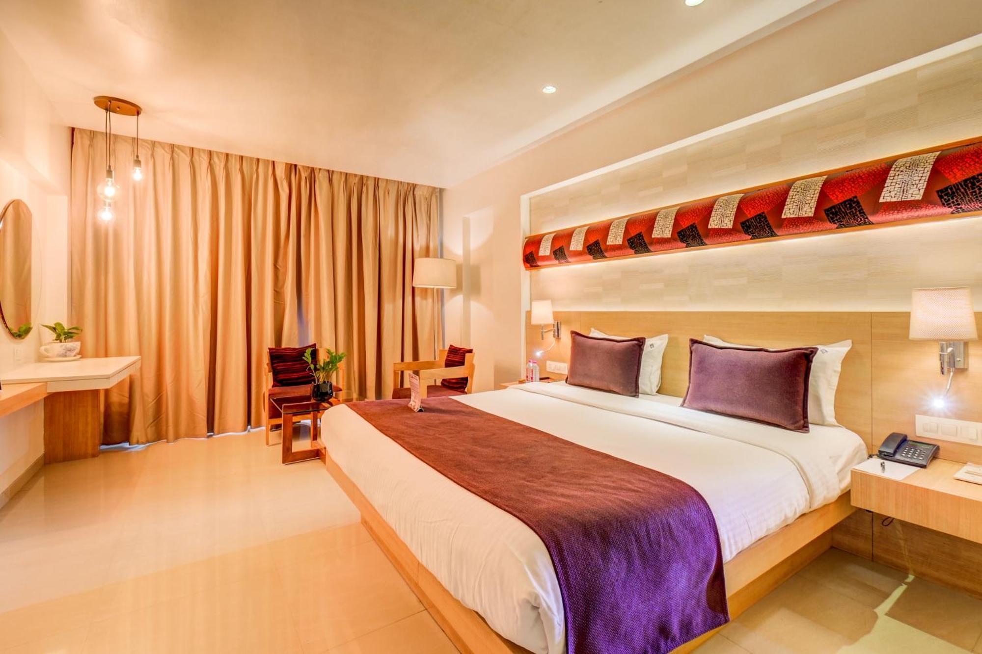 The Ssk Solitaire Hotel & Banquets Nashik Exterior photo