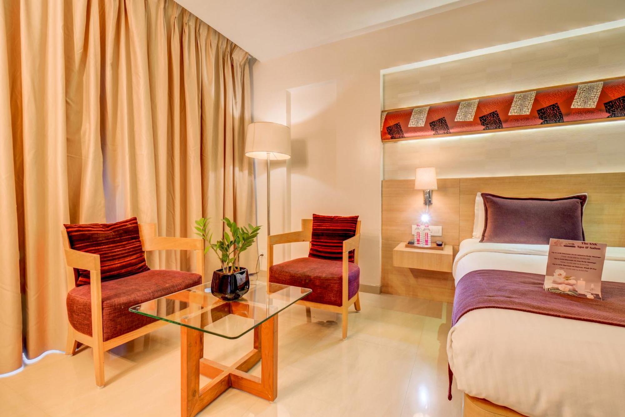 The Ssk Solitaire Hotel & Banquets Nashik Exterior photo